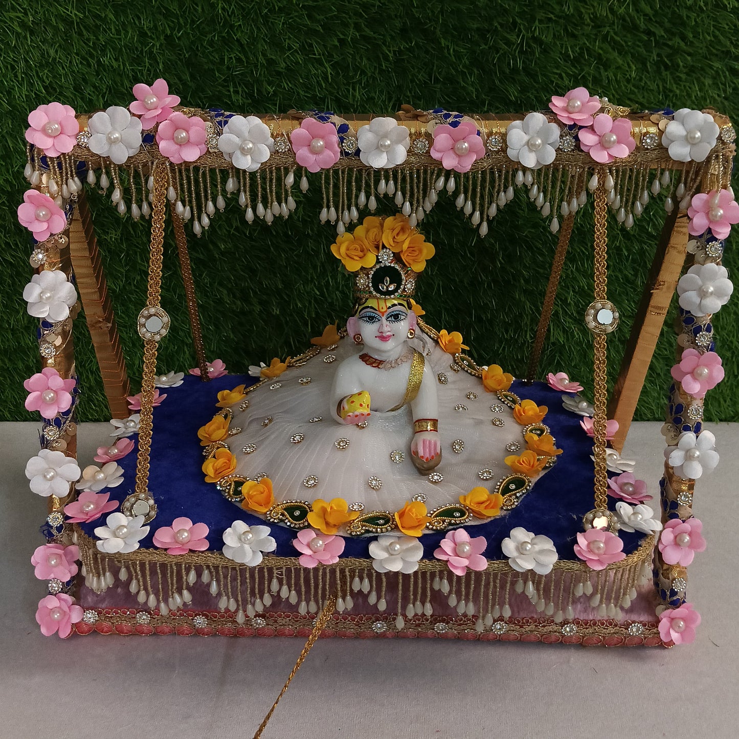 Shyam Diwane Laddu Gopal fancy decoreted jhula