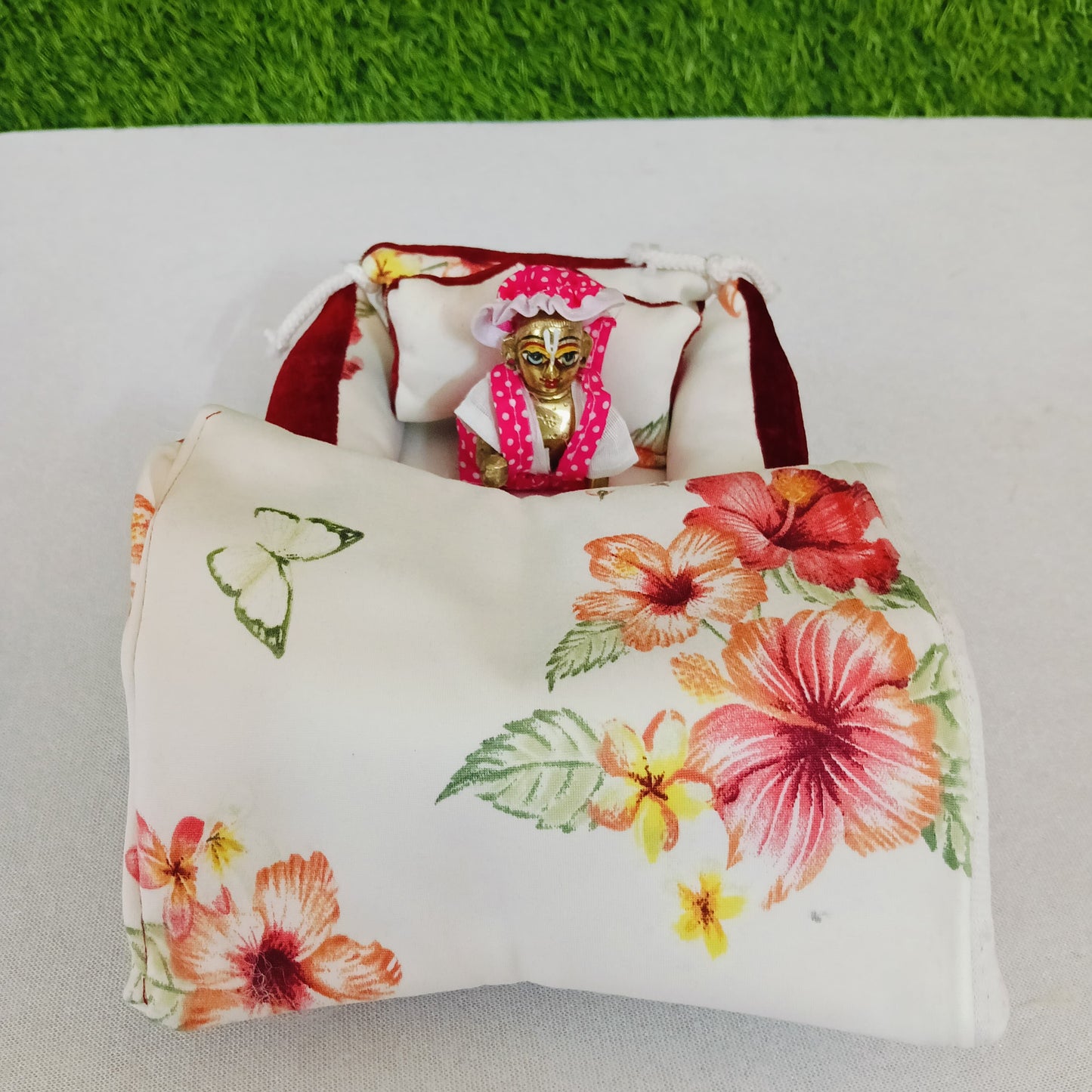 Shyam Diwane Laddu gopal winter velvet gaddi set