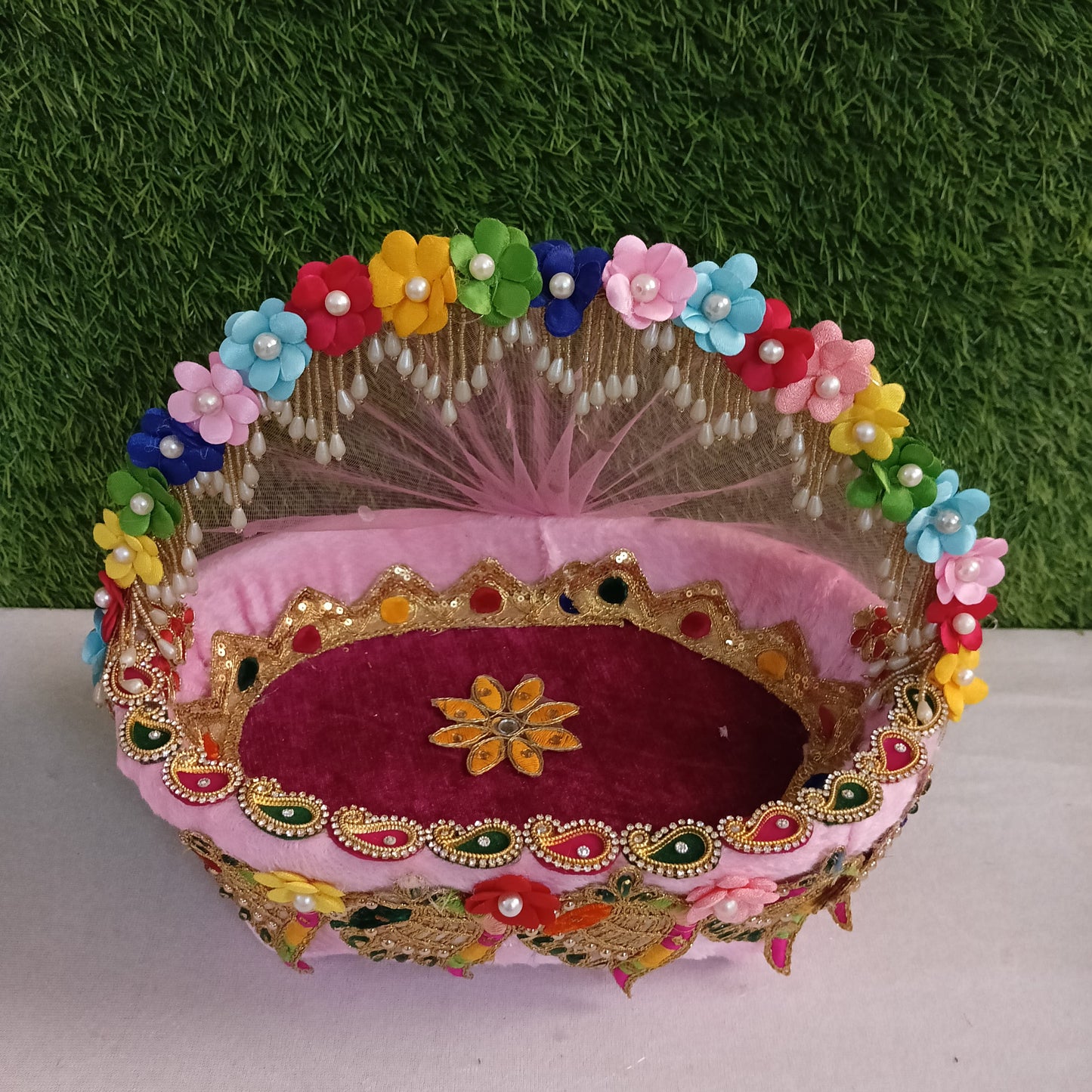 Shyam Diwane Laddu Gopal fancy decoreted basket