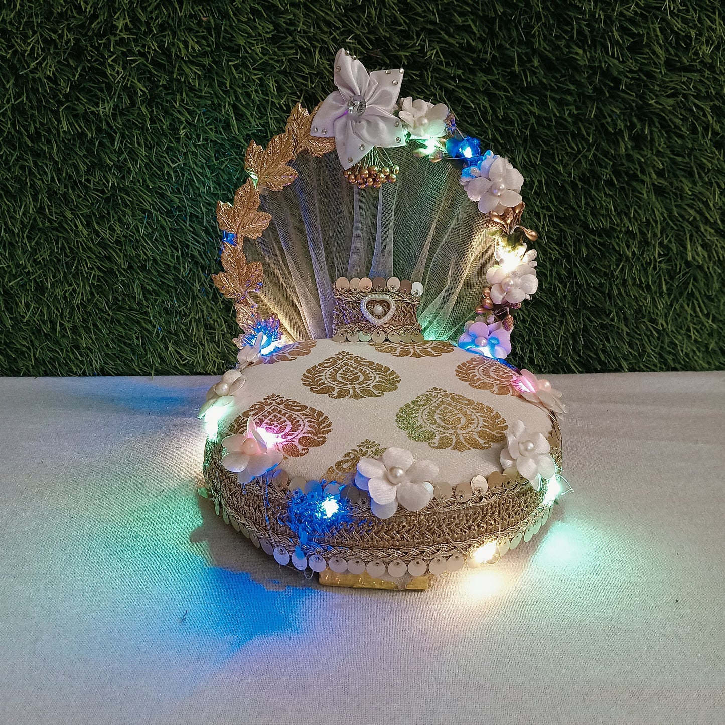 Shyam Diwane Laddu Gopal fancy wooden LED chowki