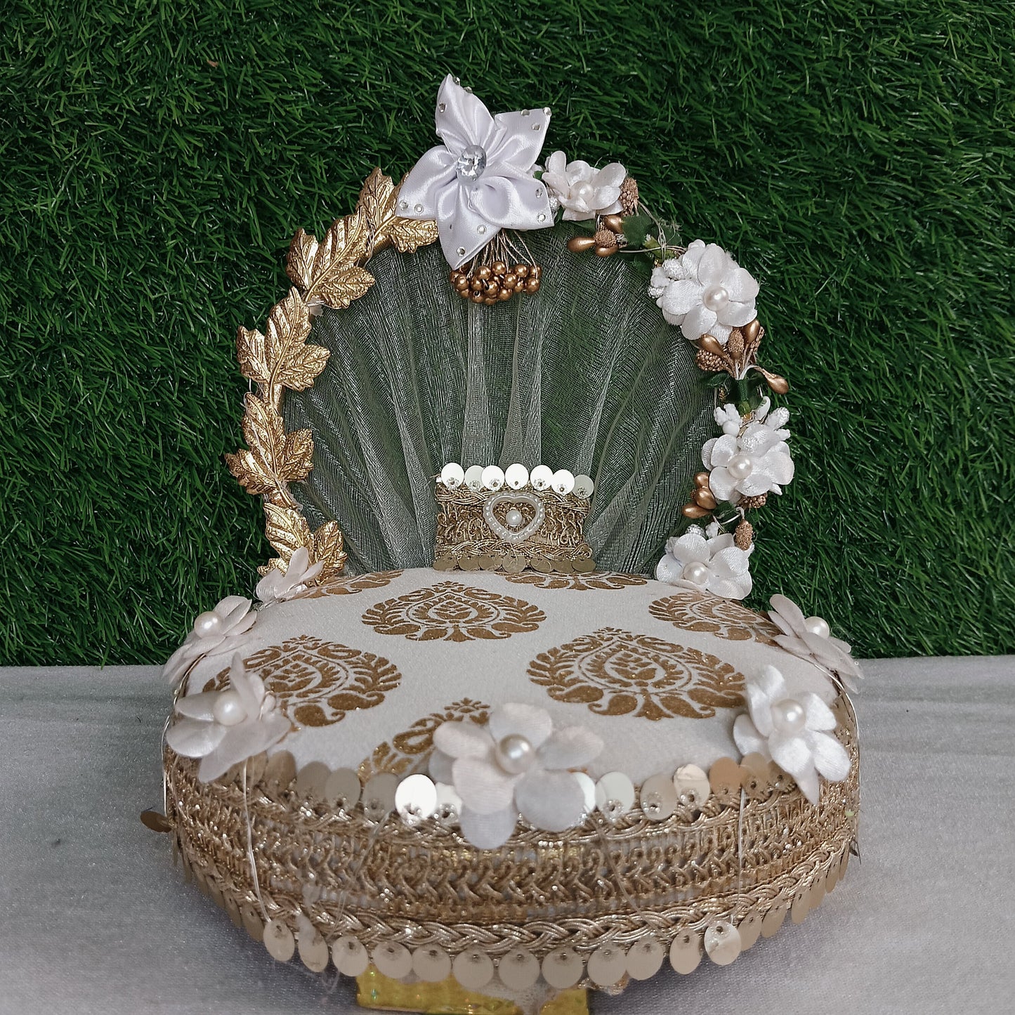 Shyam Diwane Laddu Gopal fancy wooden LED chowki